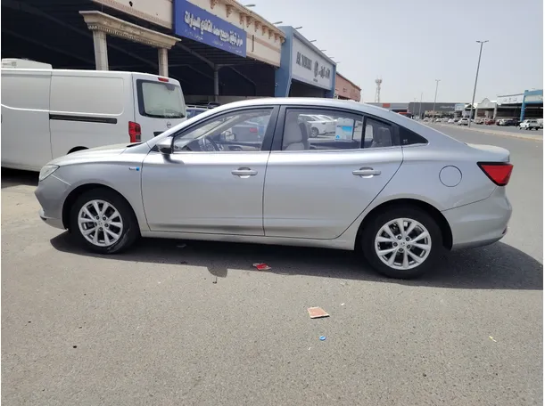 Car image 8