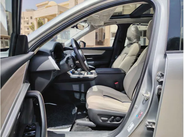 Car image 11