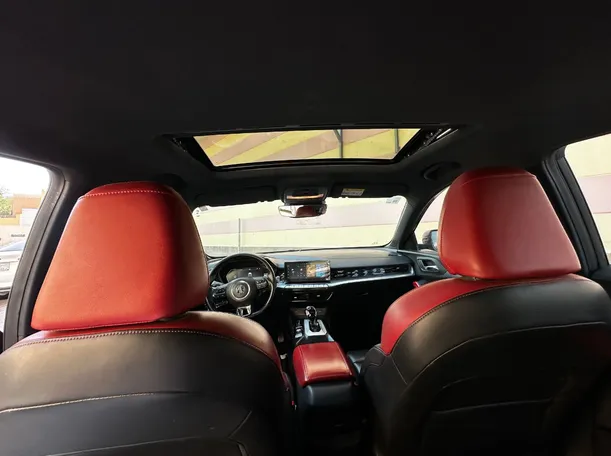 Car image 23
