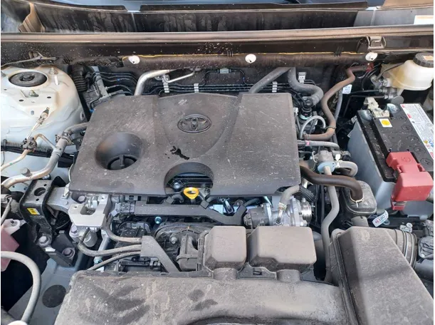 Car image 19