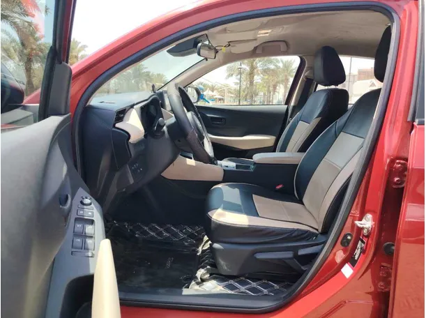 Car image 11