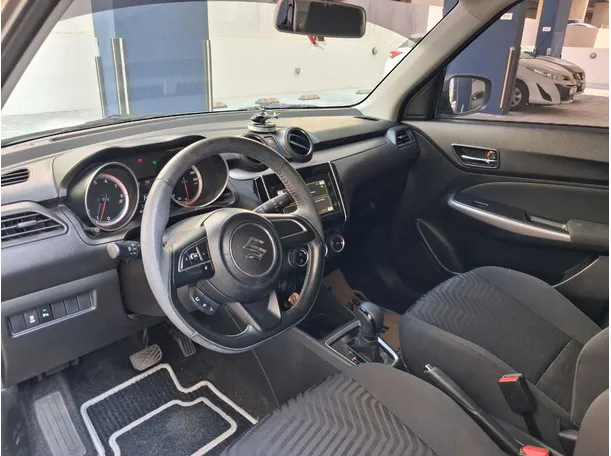 Car image 11