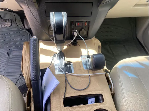 Car image 16