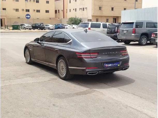 Car image 7