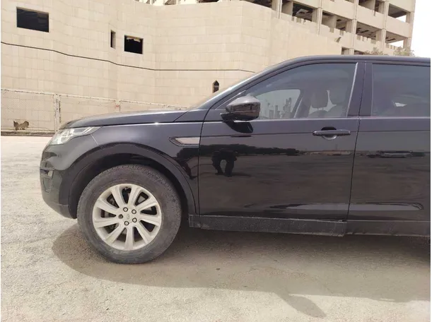 Car image 9