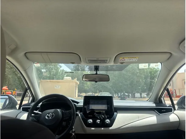 Car image 14
