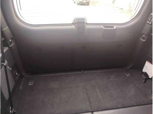 Car image 26