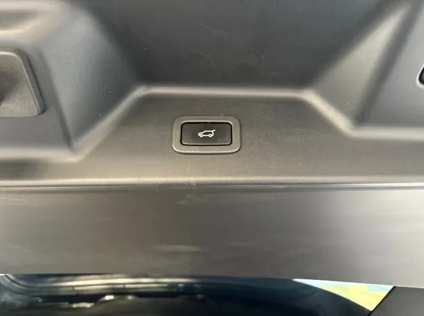 Car image 29