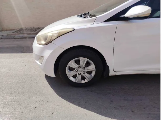 Car image 8