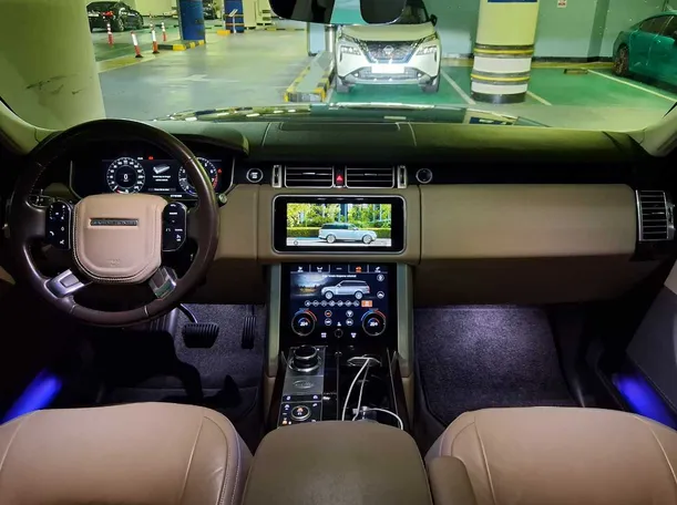Car image 13