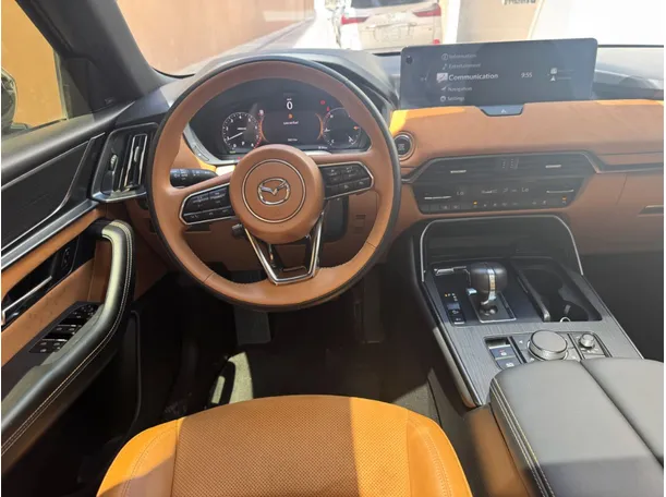 Car image 16
