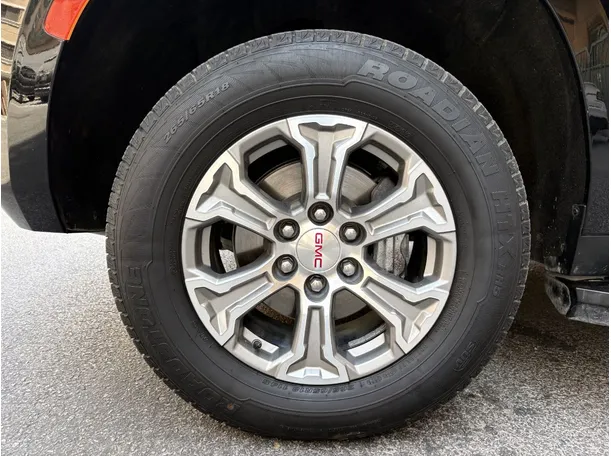 Car image 10