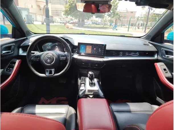 Car image 19