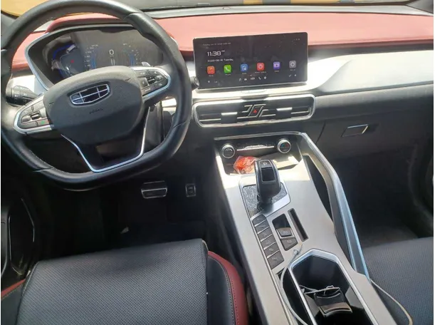 Car image 16