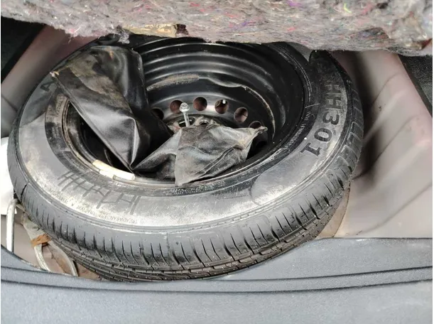 Car image 39