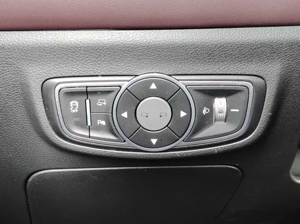 Car image 35