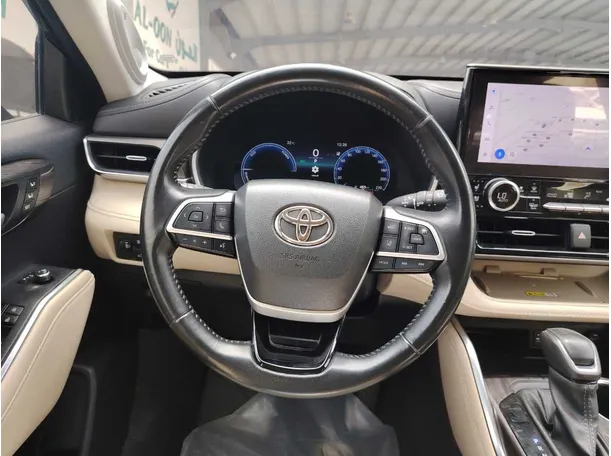 Car image 32