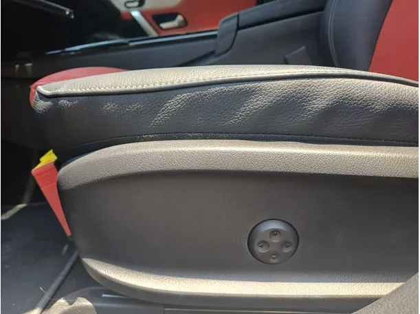 Car image 23