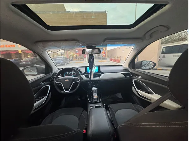 Car image 13