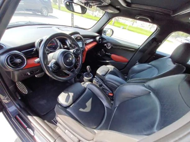 Car image 10