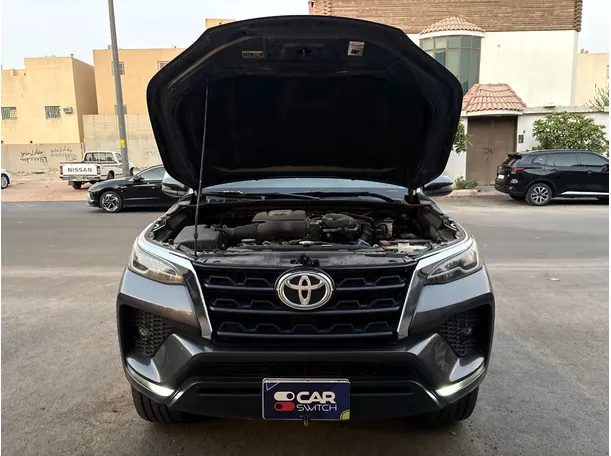 Car image 26