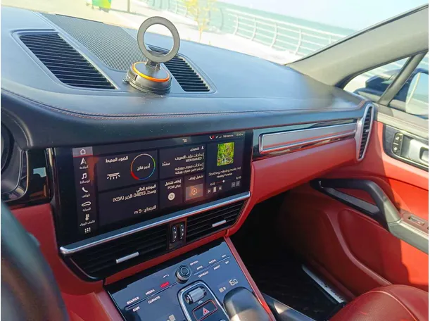 Car image 25