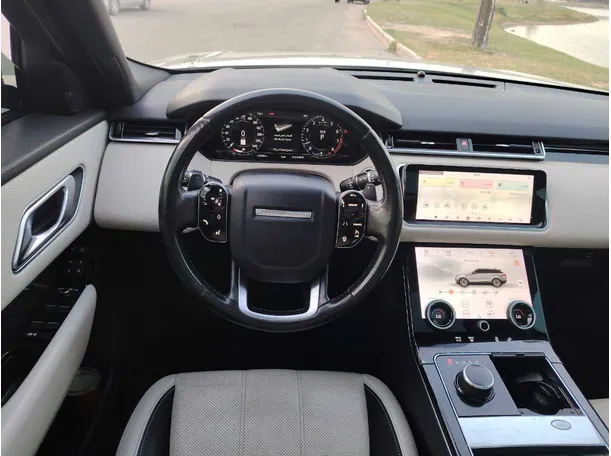 Car image 23