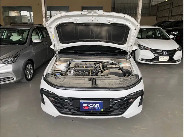 Car image 11