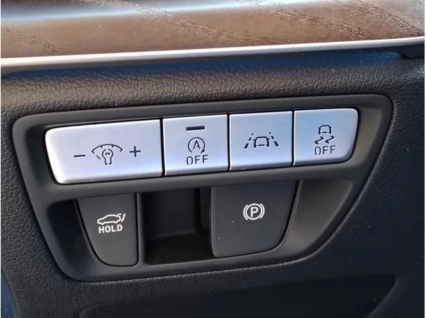 Car image 34