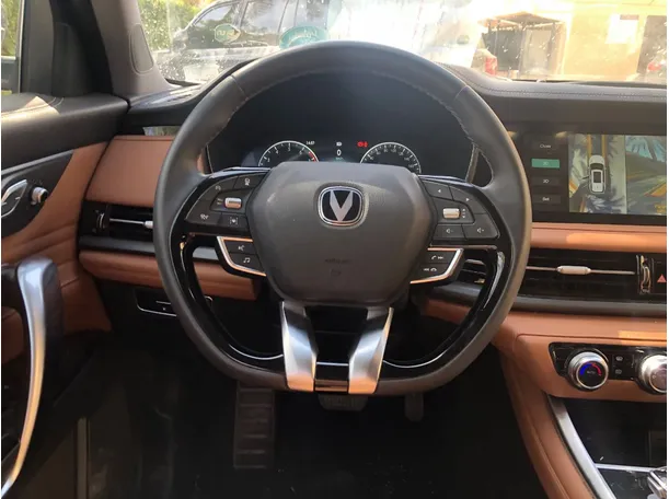 Car image 17