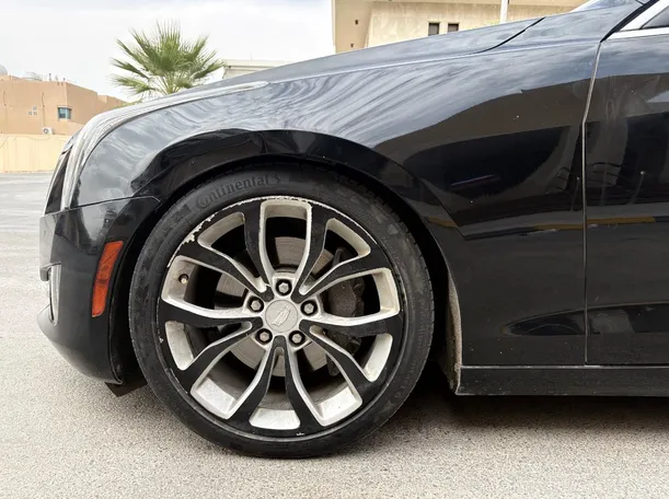 Car image 9