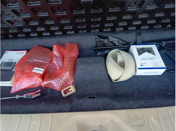 Car image 34