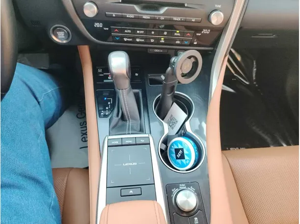 Car image 21