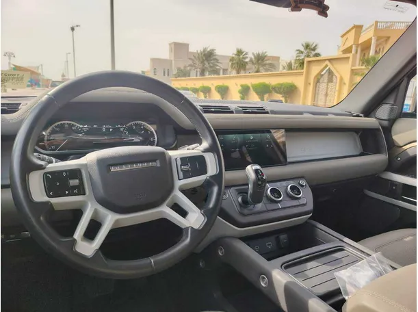 Car image 26
