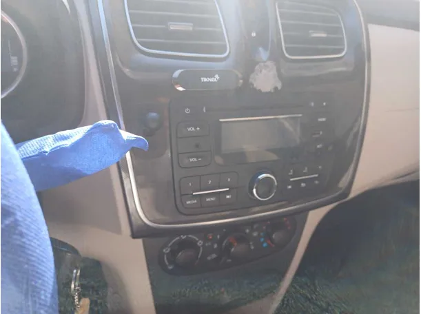 Car image 17