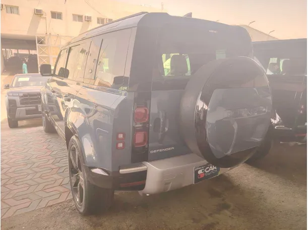Car image 7