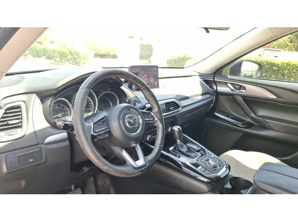 Car image 11