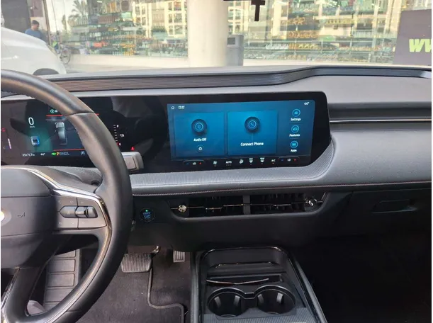 Car image 13