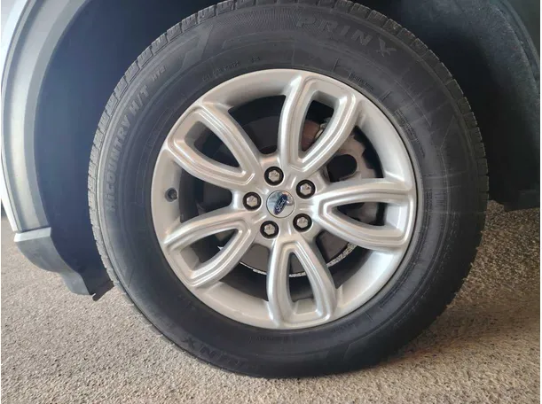 Car image 10
