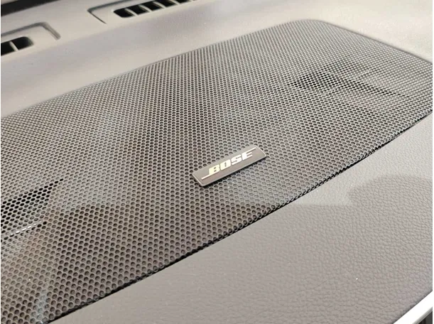 Car image 30