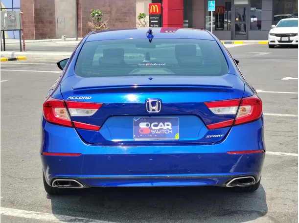 Car image 6