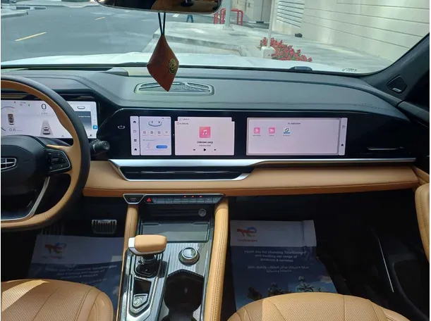 Car image 16