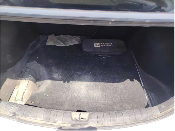 Car image 25