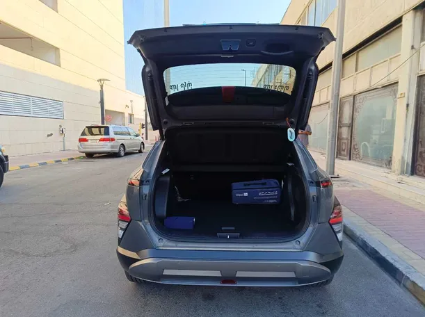 Car image 27
