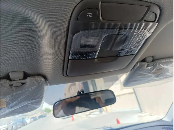 Car image 30