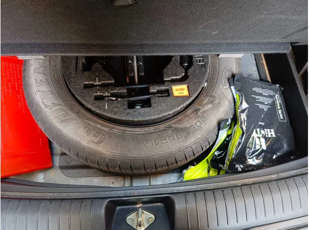 Car image 33