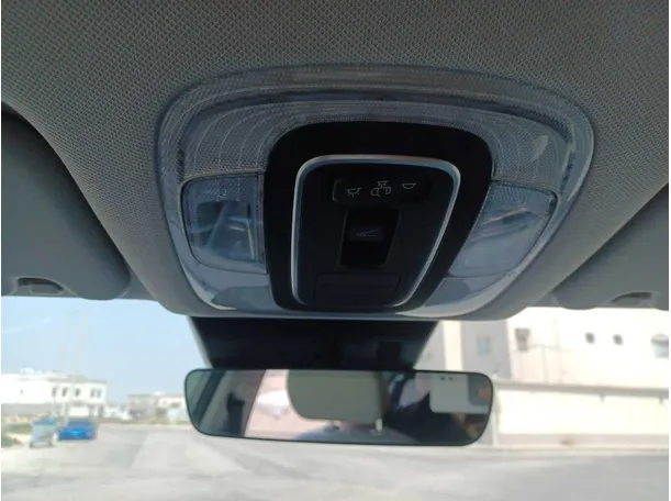Car image 23
