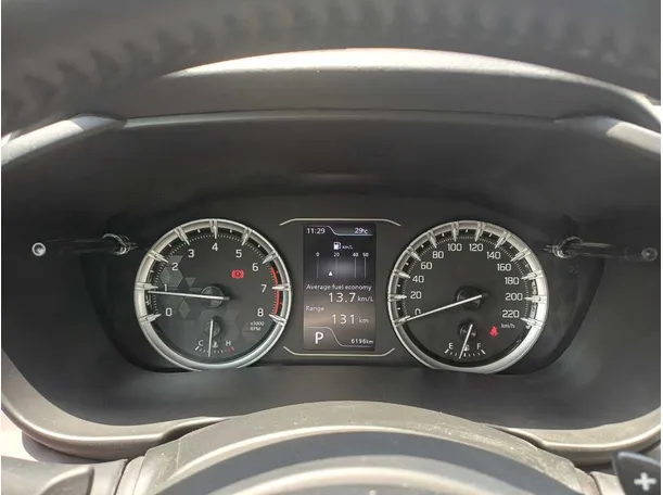 Car image 18