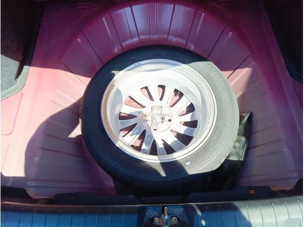 Car image 23