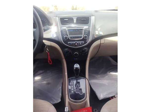 Car image 20